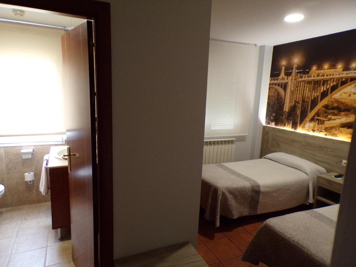 Hostal Serruchi Teruel Exterior foto